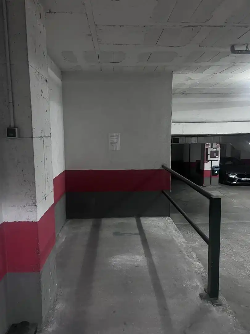 Garage zur Miete in Avenida Isabel Manoja, Manantiales - Estación de Autobuses Parkplatz von Garage zur Miete in Torremolinos