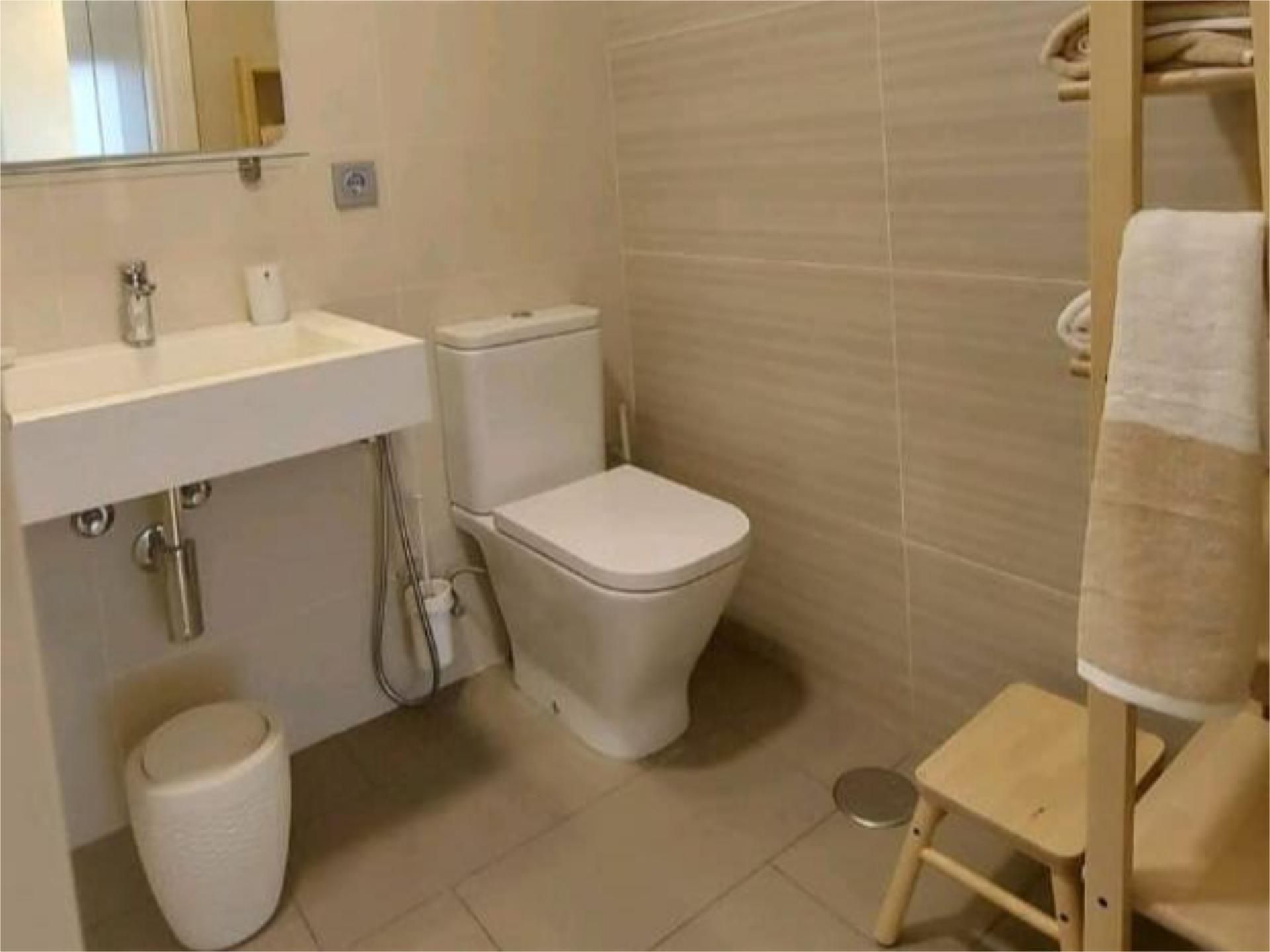 Flat to rent in Calle Fernando Guanarteme, 10, Santa Catalina - Canteras Bathroom of Flat to rent in Las Palmas de Gran Canaria  with Storage room and Furnished