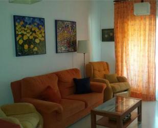Sala d'estar de Pis de lloguer en Isla Cristina amb Terrassa i Piscina
