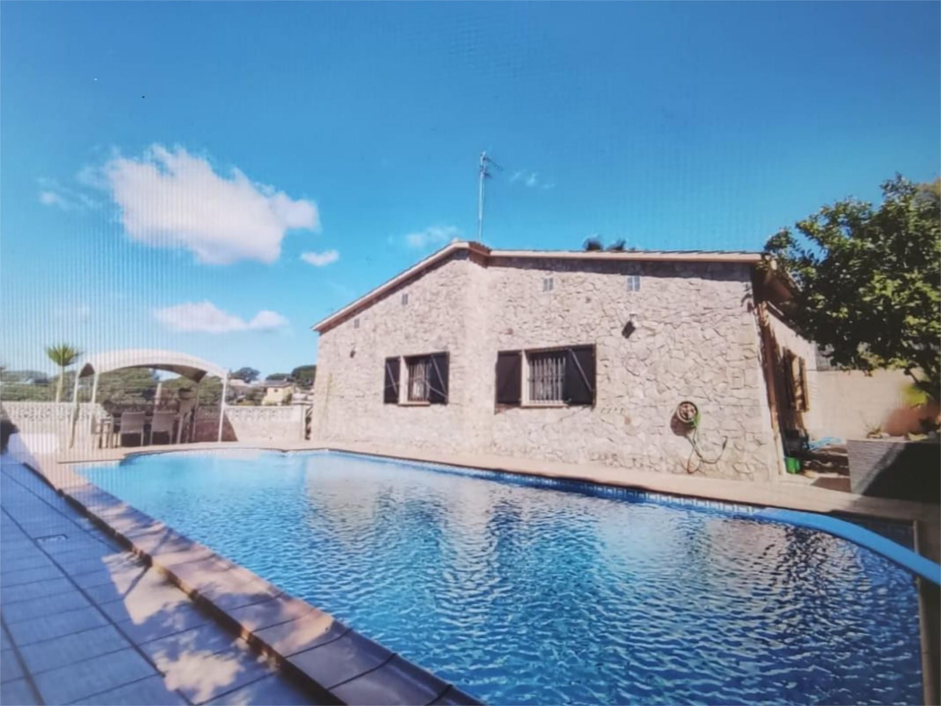 Swimming pool of House or chalet for sale in Vidreres  with Air Conditioner, Terrace and Swimming Pool
