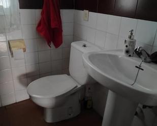 Bathroom of Flat for sale in Salamanca Capital  with Balcony