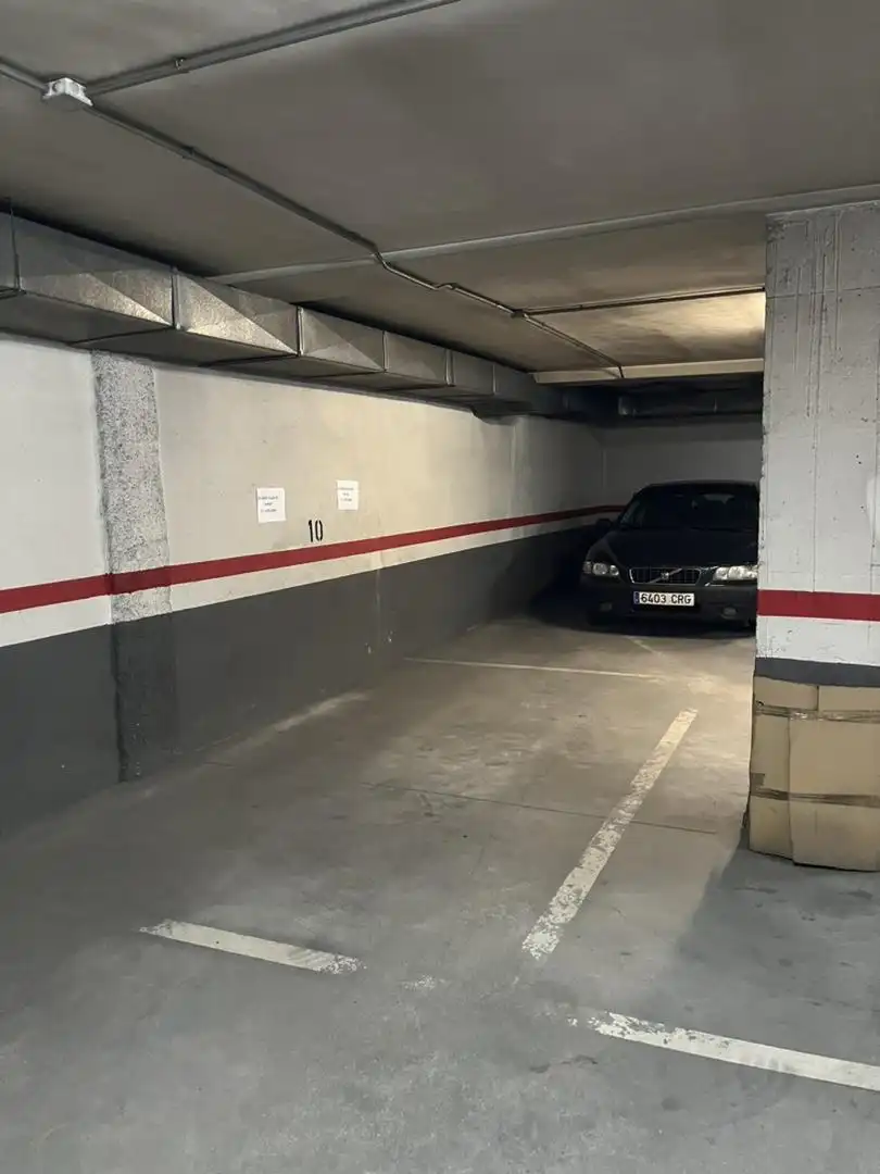 Parkplatz von Garage zum Verkauf in Toro