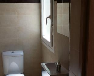 Bathroom of Flat to share in  Granada Capital  with Air Conditioner