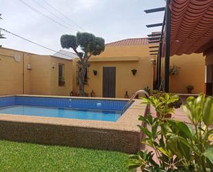 Swimming pool of House or chalet for sale in El Viso del Alcor  with Air Conditioner, Terrace and Swimming Pool