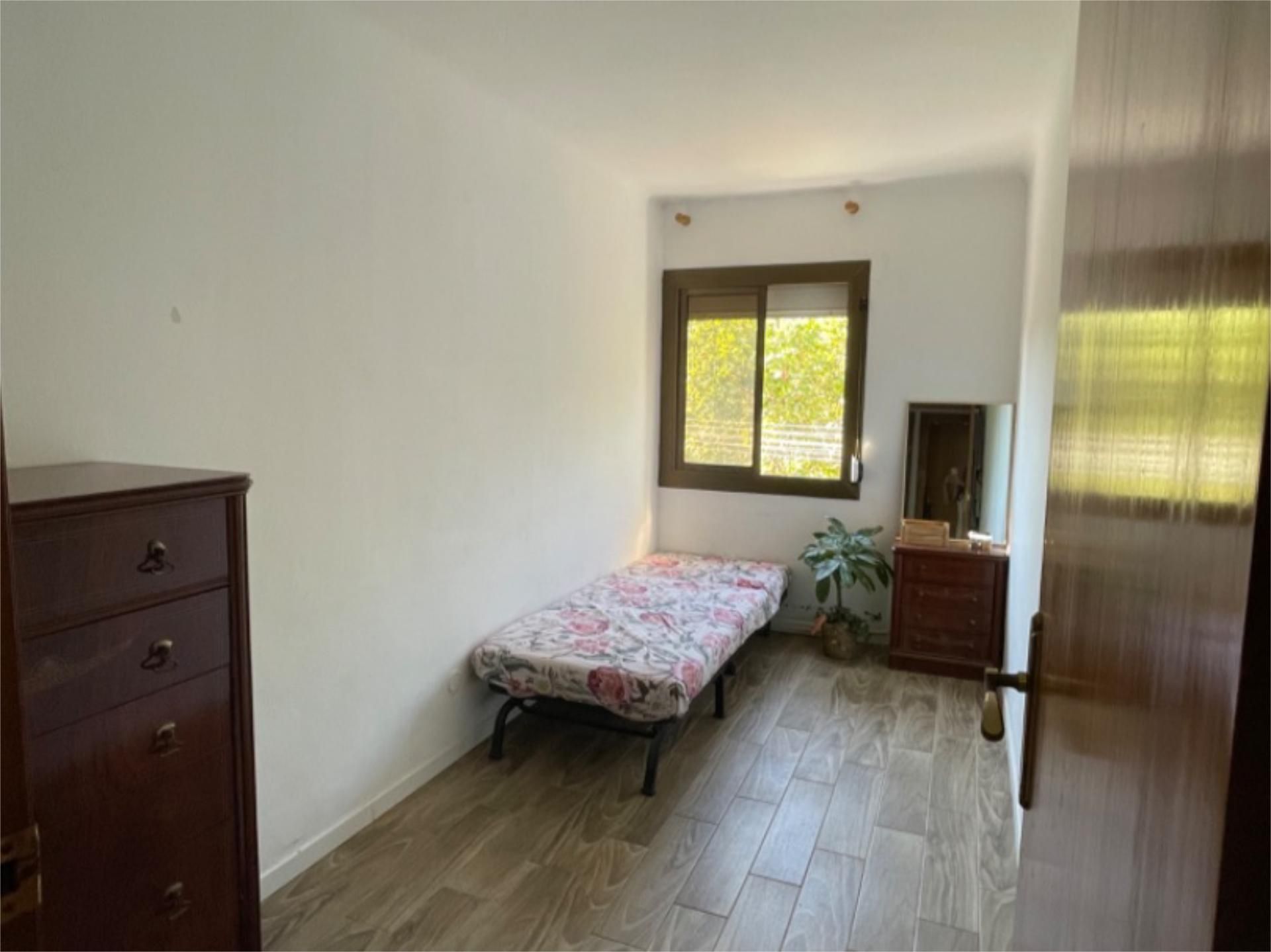 Bedroom of Flat to share in  Barcelona Capital  with Furnished