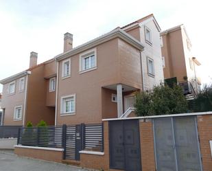 Exterior view of House or chalet to rent in Valladolid Capital  with Air Conditioner, Terrace and Balcony