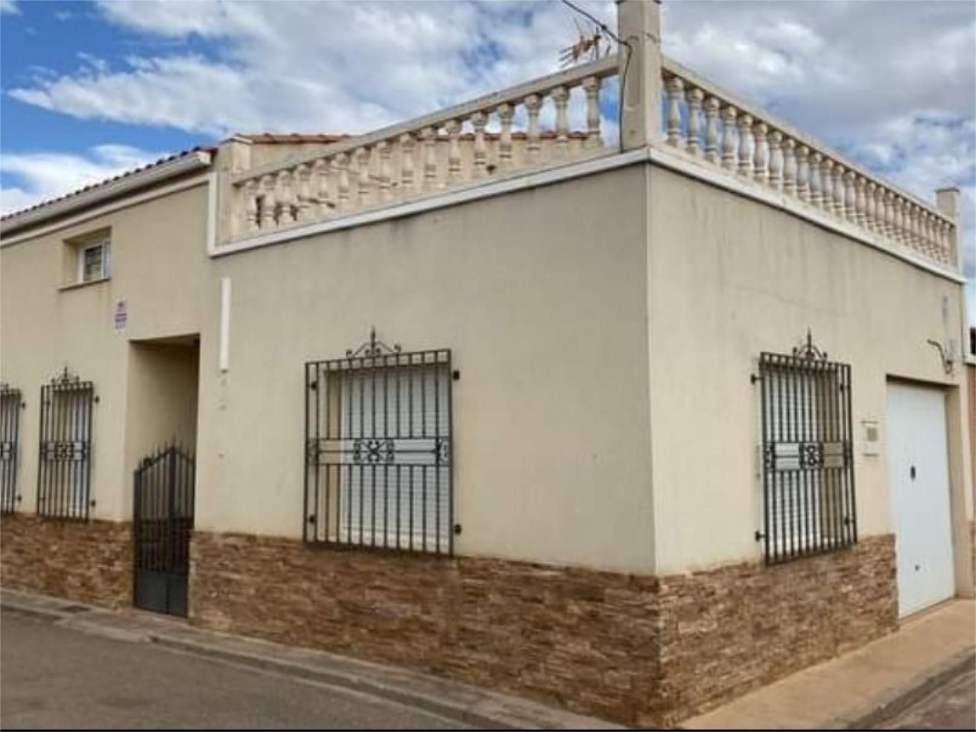Vista exterior de Casa o xalet en venda en Las Labores   amb Parquet, Terrassa i Moblat