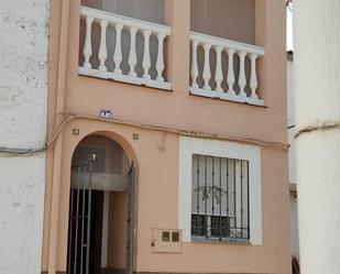 Vista exterior de Casa adosada en venda en Trujillo amb Balcó