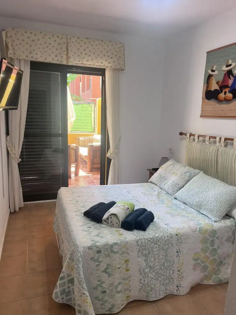 Habitación de Apartamento de alquiler en Zahara de los Atunes con Jardín privado, Terraza y Piscina