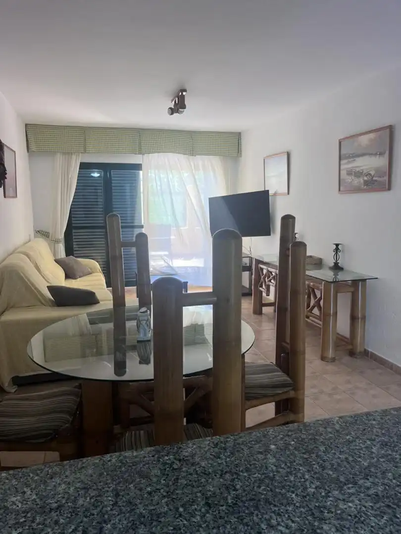 Sala de estar de Apartamento de alquiler en Zahara de los Atunes con Jardín privado, Terraza y Piscina