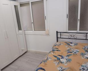 Bedroom of Flat to share in Santa Coloma de Gramenet  with Air Conditioner and Balcony