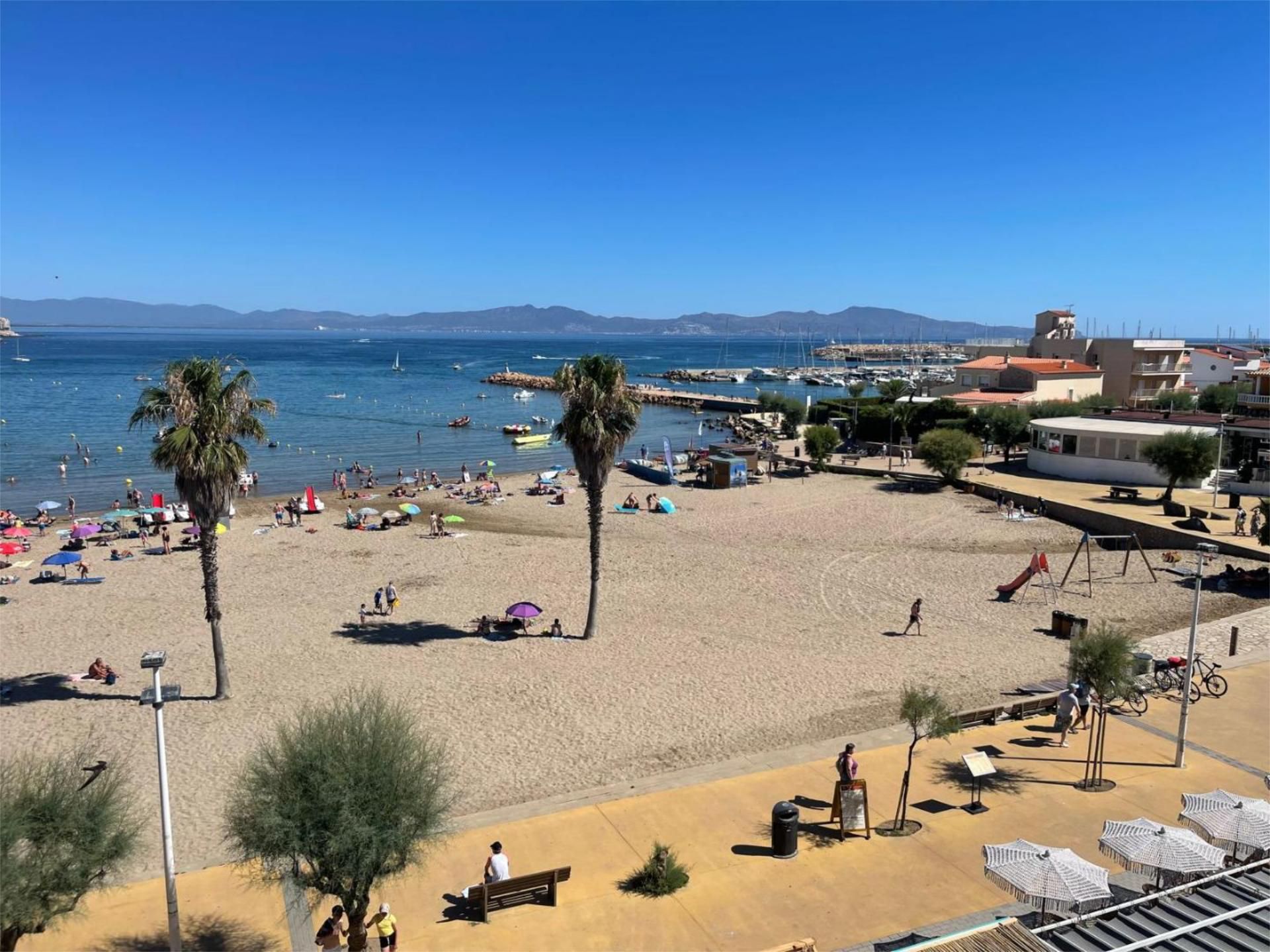 Exterior view of Apartment for sale in L'Escala  with Air Conditioner and Balcony