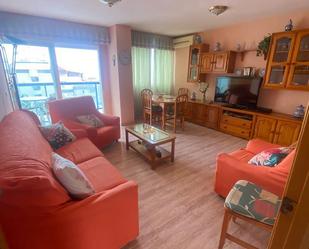 Sala d'estar de Apartament de lloguer en Benidorm amb Aire condicionat