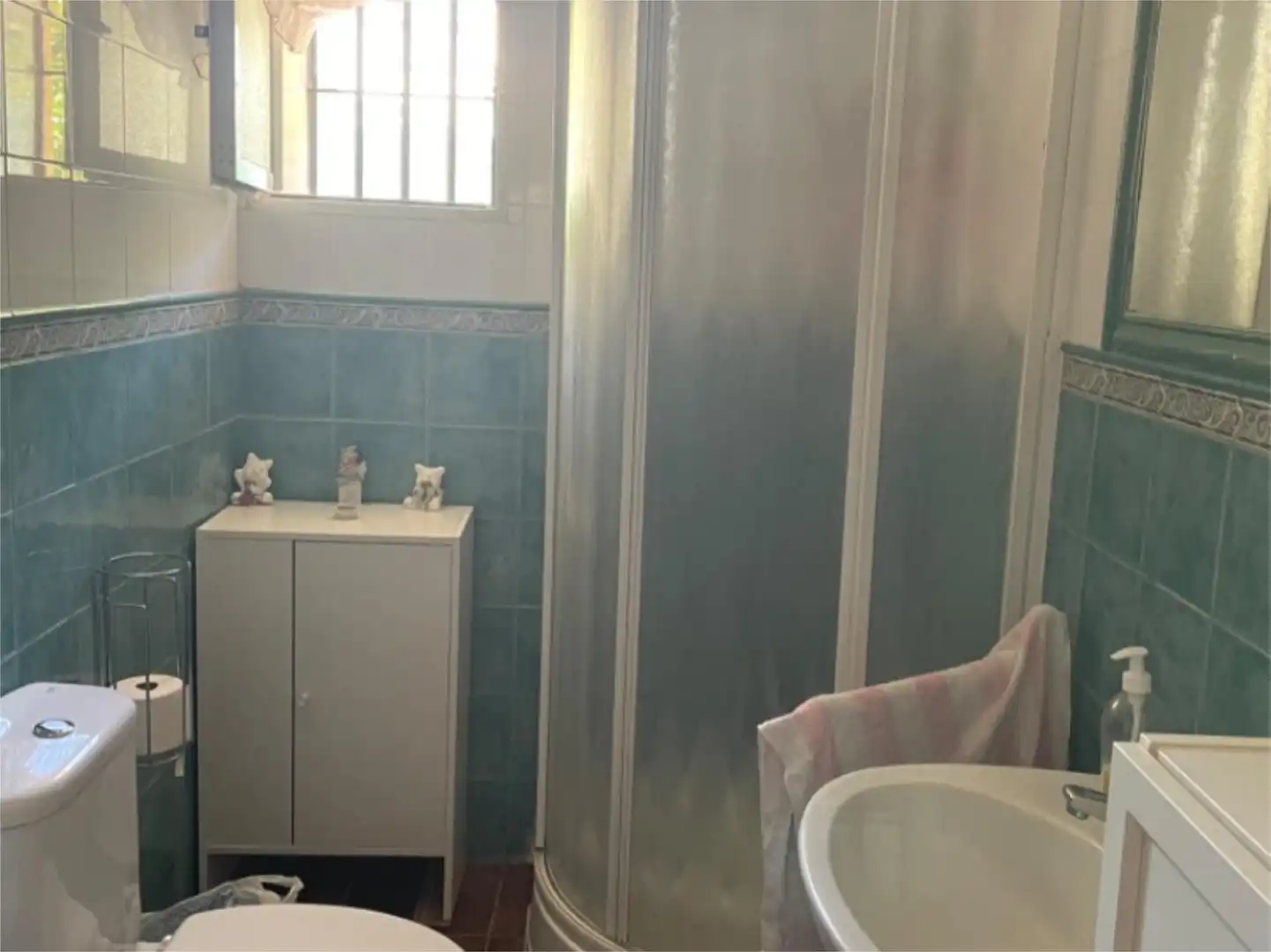 Finca rústica en venta en Camino 900, 3, El Juncal - Vallealto Baño de Finca rústica en venta en El Puerto de Santa María con Aire acondicionado y Piscina