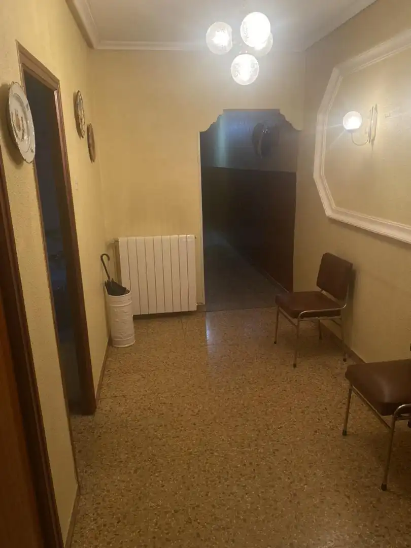 Einfamilien-Reihenhaus zum Verkauf in Valencia de Don Juan mit Privatgarten, Terrasse und Möbliert