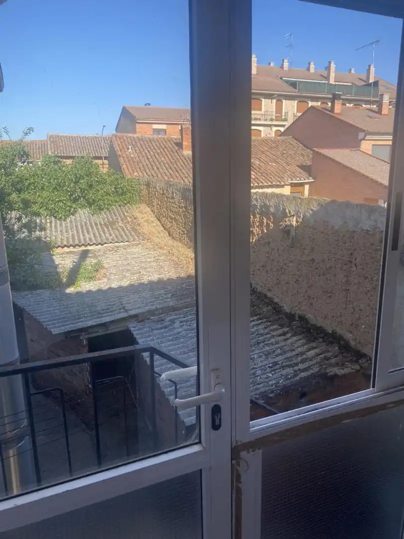 Terrasse von Einfamilien-Reihenhaus zum Verkauf in Valencia de Don Juan mit Privatgarten, Terrasse und Möbliert