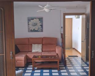 Living room of Flat to rent in Algeciras  with Air Conditioner