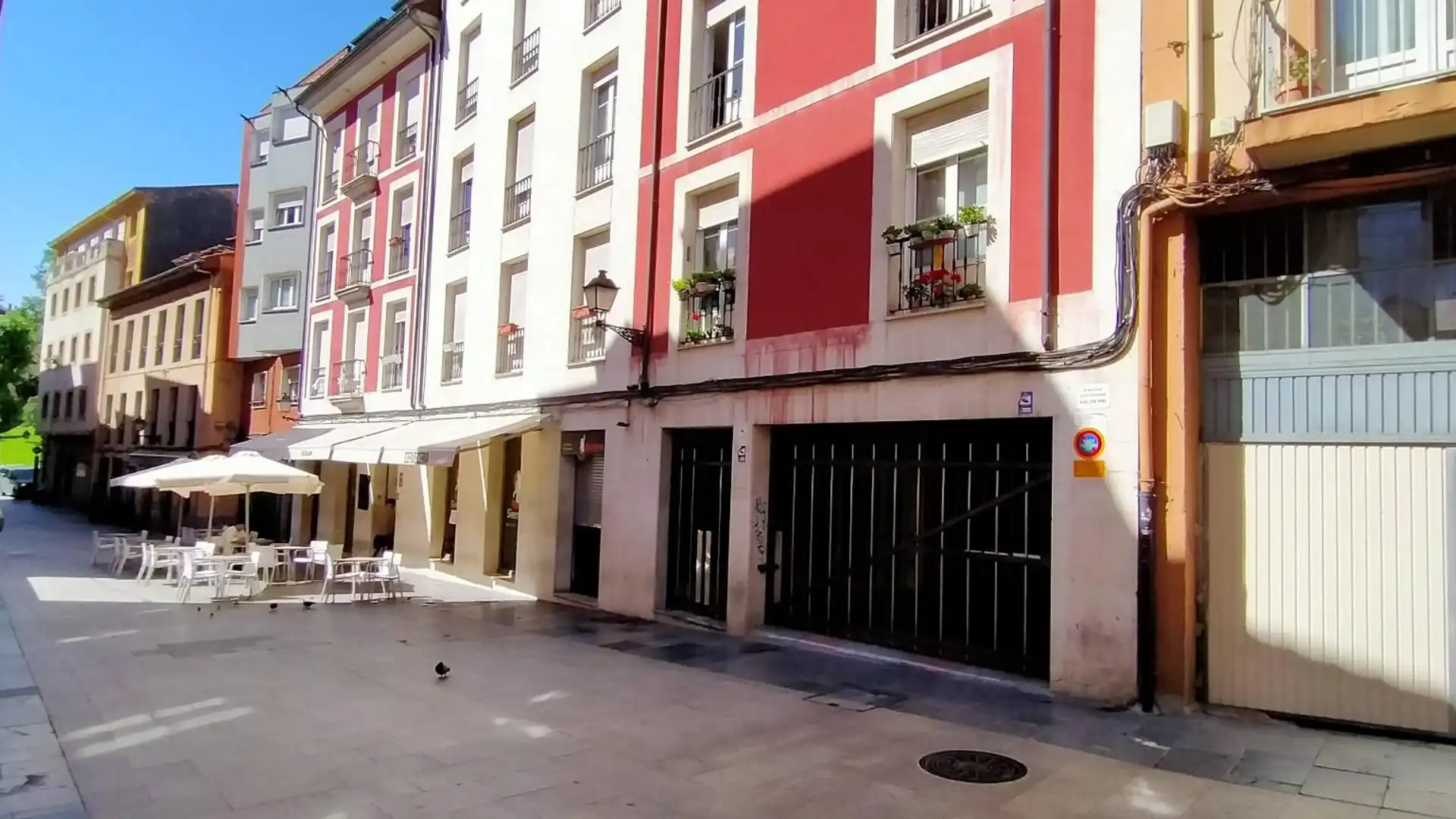 Außenansicht von Wohnung zum Verkauf in Oviedo 