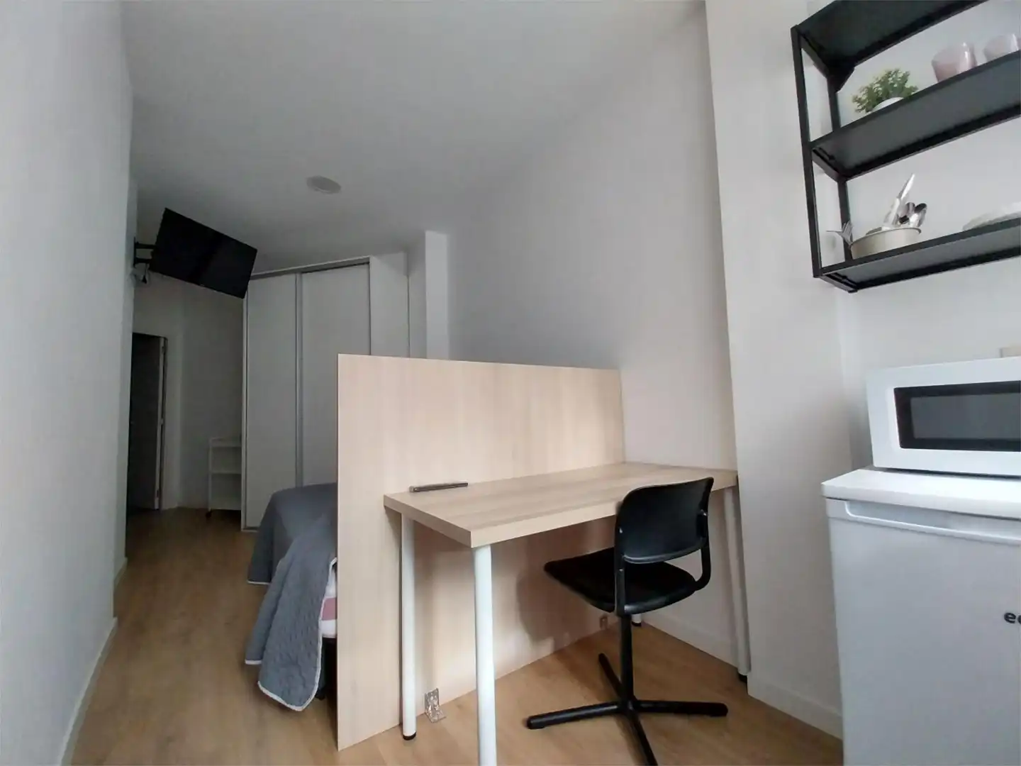 Habitación de Estudio para compartir en Cee con Calefacción, Parquet y Amueblado