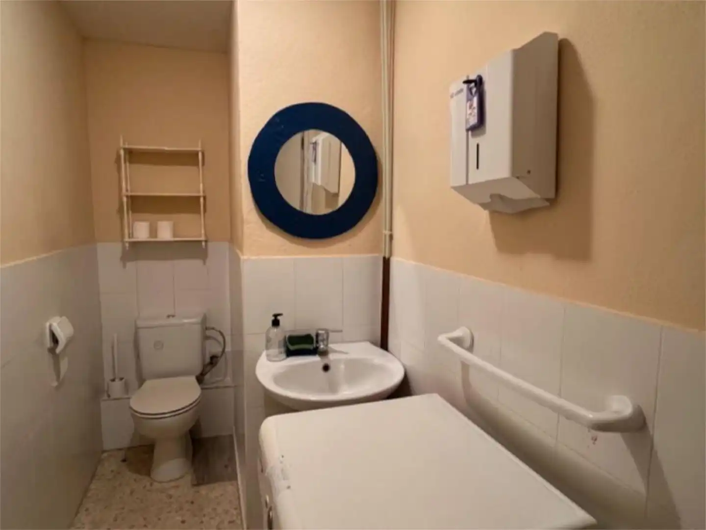 Bany de Local en venda en Benalmádena amb Moblat