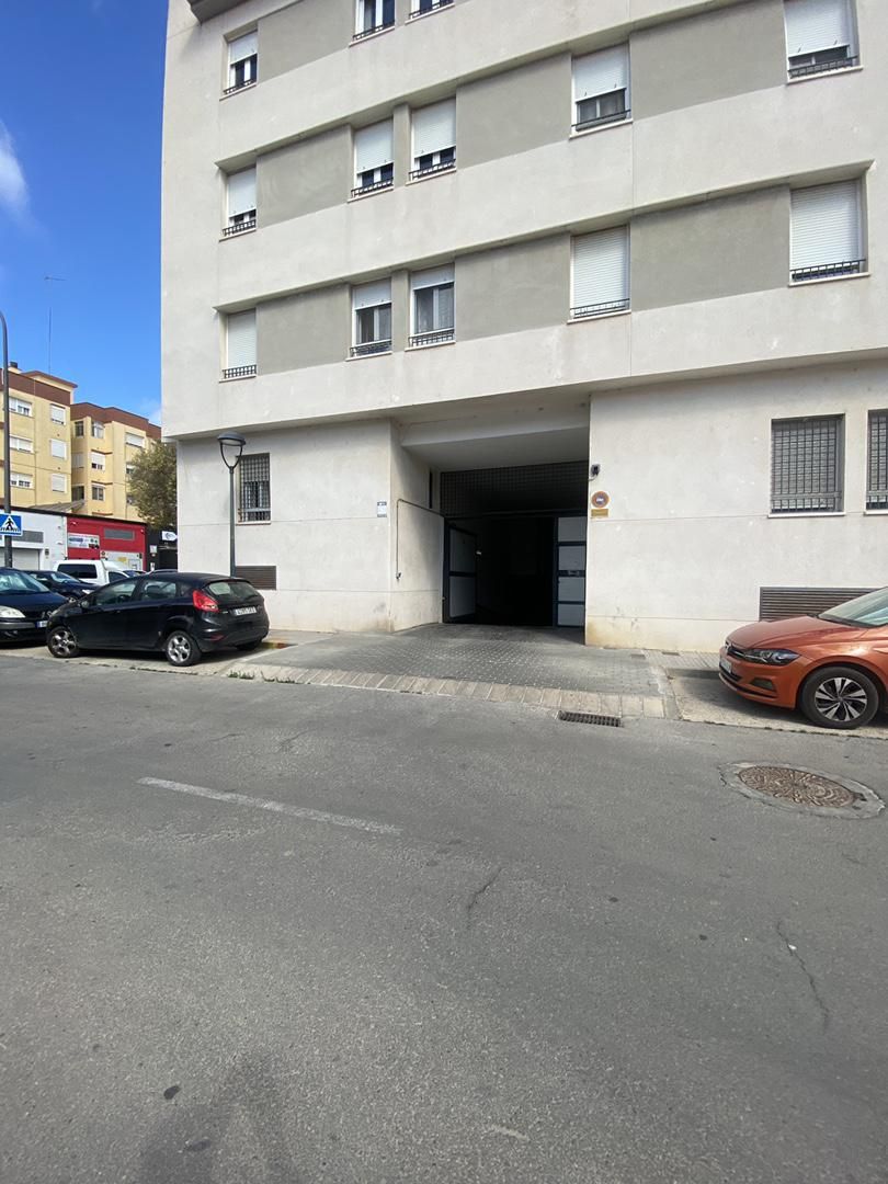 Parking of Garage for sale in San Fernando