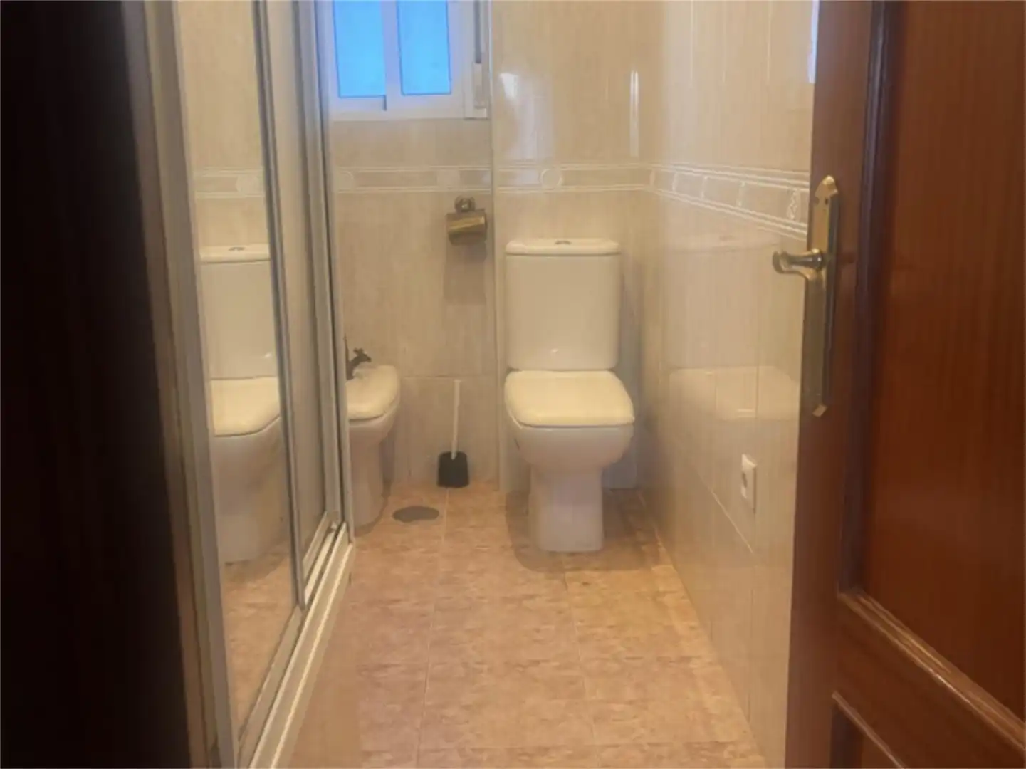 Bathroom of Flat for rent in Sevilla  with Air Conditioner, Private garden and Furnished