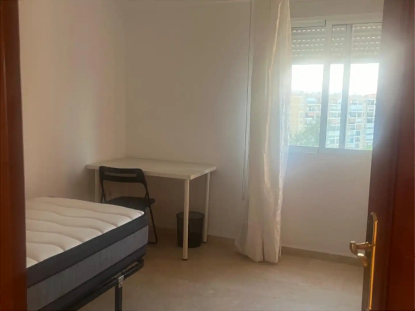 Bedroom of Flat for rent in Sevilla  with Air Conditioner, Private garden and Furnished