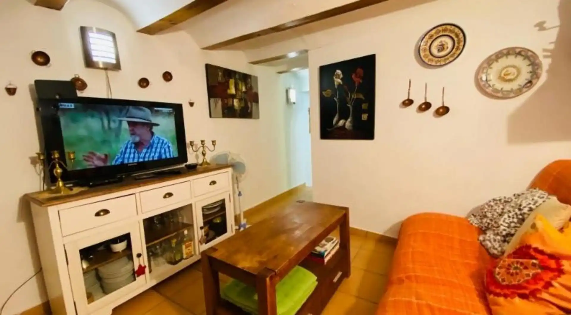 Sala d'estar de Casa adosada en venda en Puebla de Arenoso amb Calefacció, Terrassa i Moblat