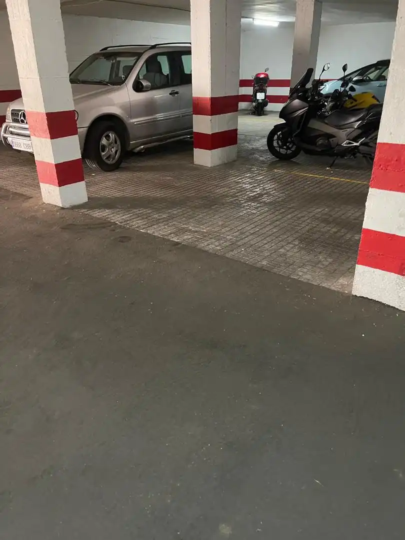 Parking of Garage for rent in Córdoba