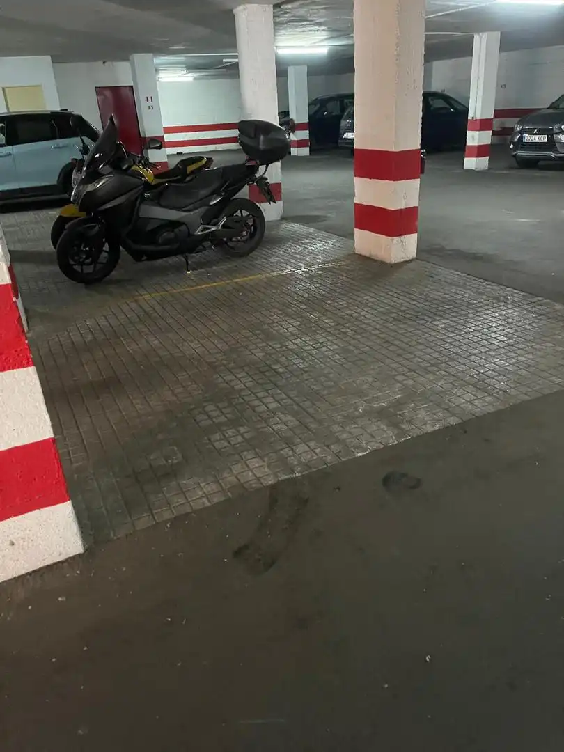 Parking of Garage for rent in Córdoba