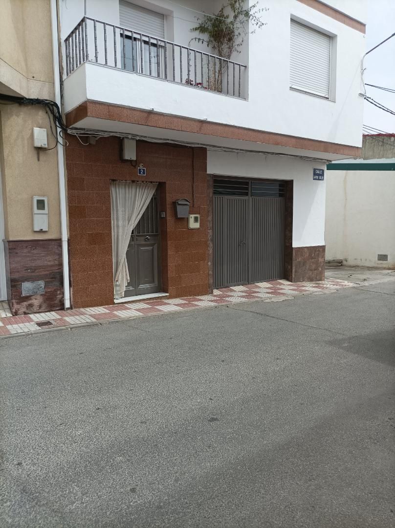Vista exterior de Casa adosada en venda en Noalejo amb Aire condicionat, Jardí privat i Terrassa