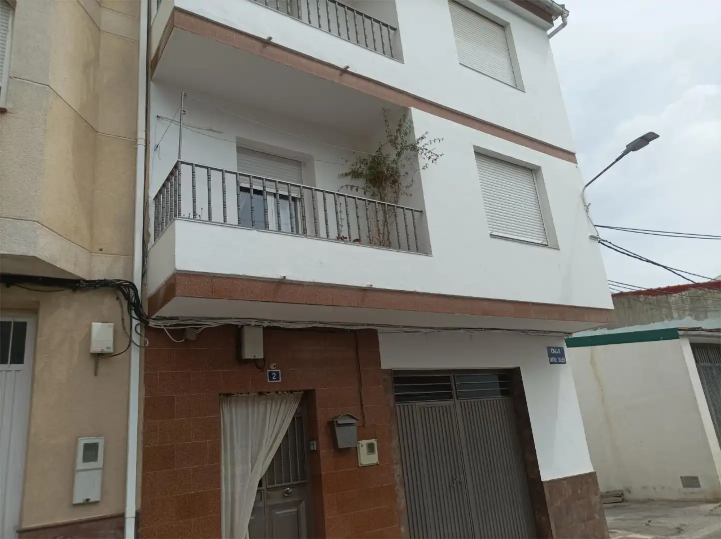 Vista exterior de Casa adosada en venda en Noalejo amb Aire condicionat, Jardí privat i Terrassa