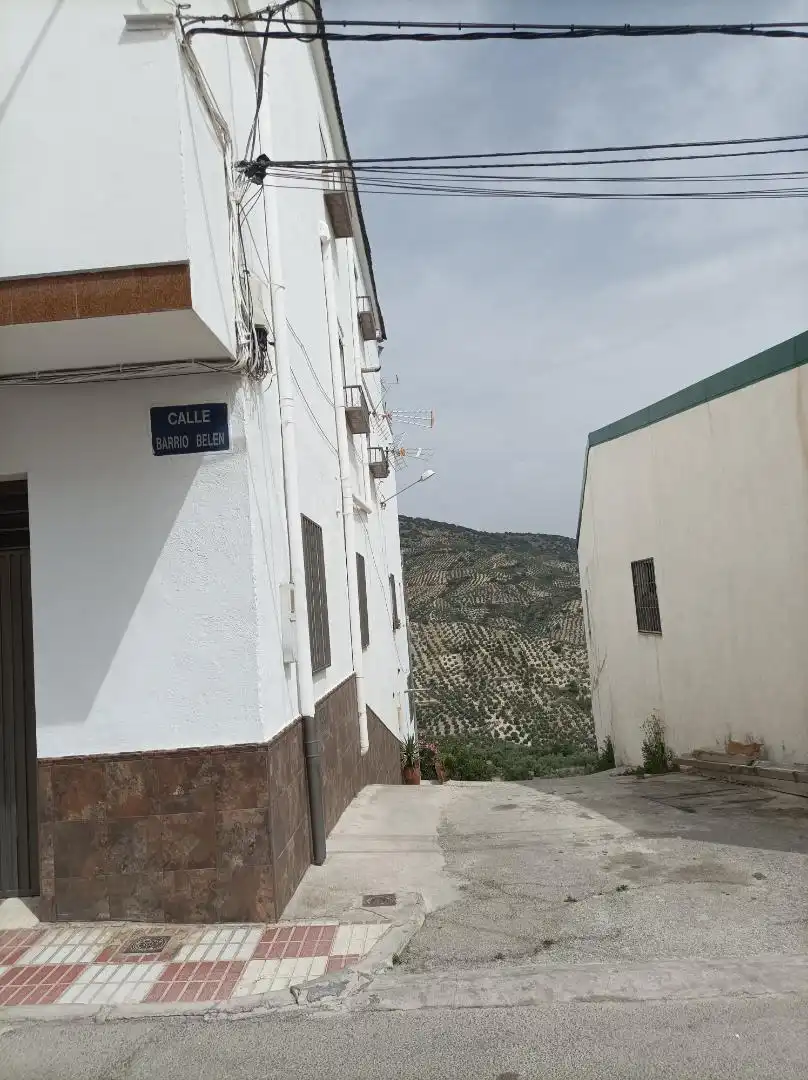 Vista exterior de Casa adosada en venda en Noalejo amb Aire condicionat, Jardí privat i Terrassa