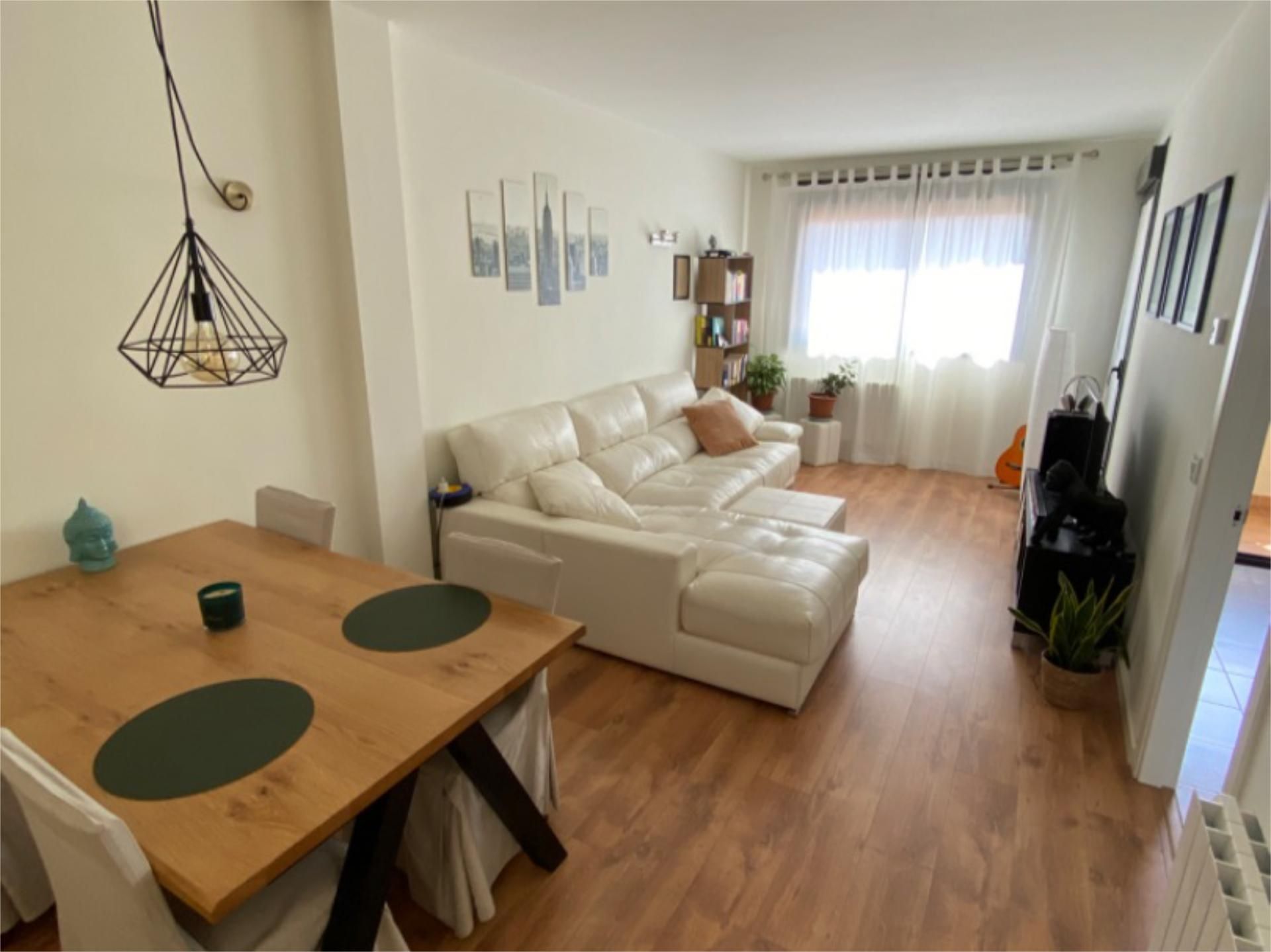 Living room of Flat for sale in Figueres  with Terrace and Balcony