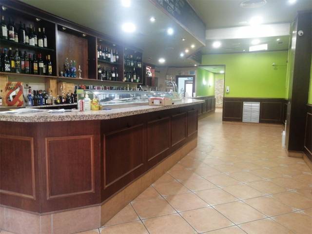 Local comercial en Alquiler en Avenida de Cataluña, 40 en Barrio Jesús