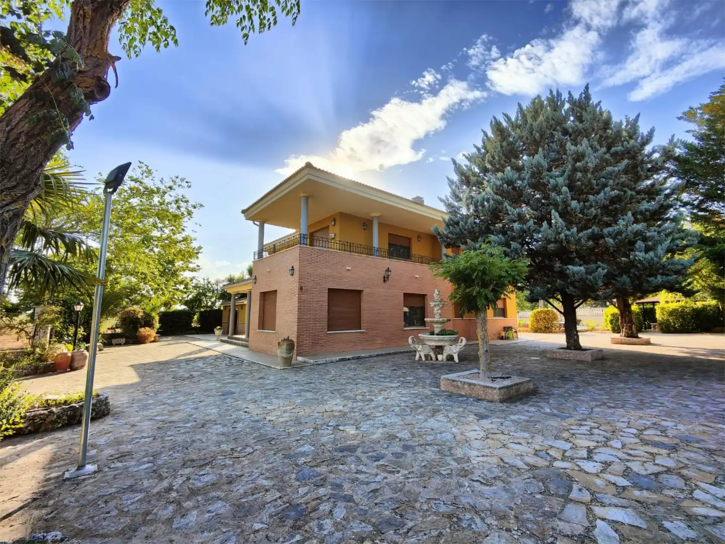 Casa o xalet en venda a Calle la Marjal, 347, Banyeres de Mariola Vista exterior de Casa o xalet en venda en Banyeres de Mariola amb Aire condicionat, Terrassa i Piscina