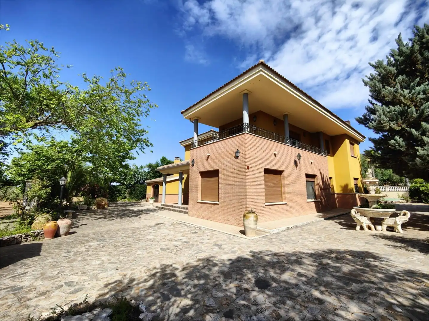 Casa o xalet en venda a Calle la Marjal, 347, Banyeres de Mariola Vista exterior de Casa o xalet en venda en Banyeres de Mariola amb Aire condicionat, Terrassa i Piscina