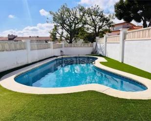 Piscina de Casa adosada en venda en Sant Pere de Ribes amb Terrassa, Piscina i Balcó