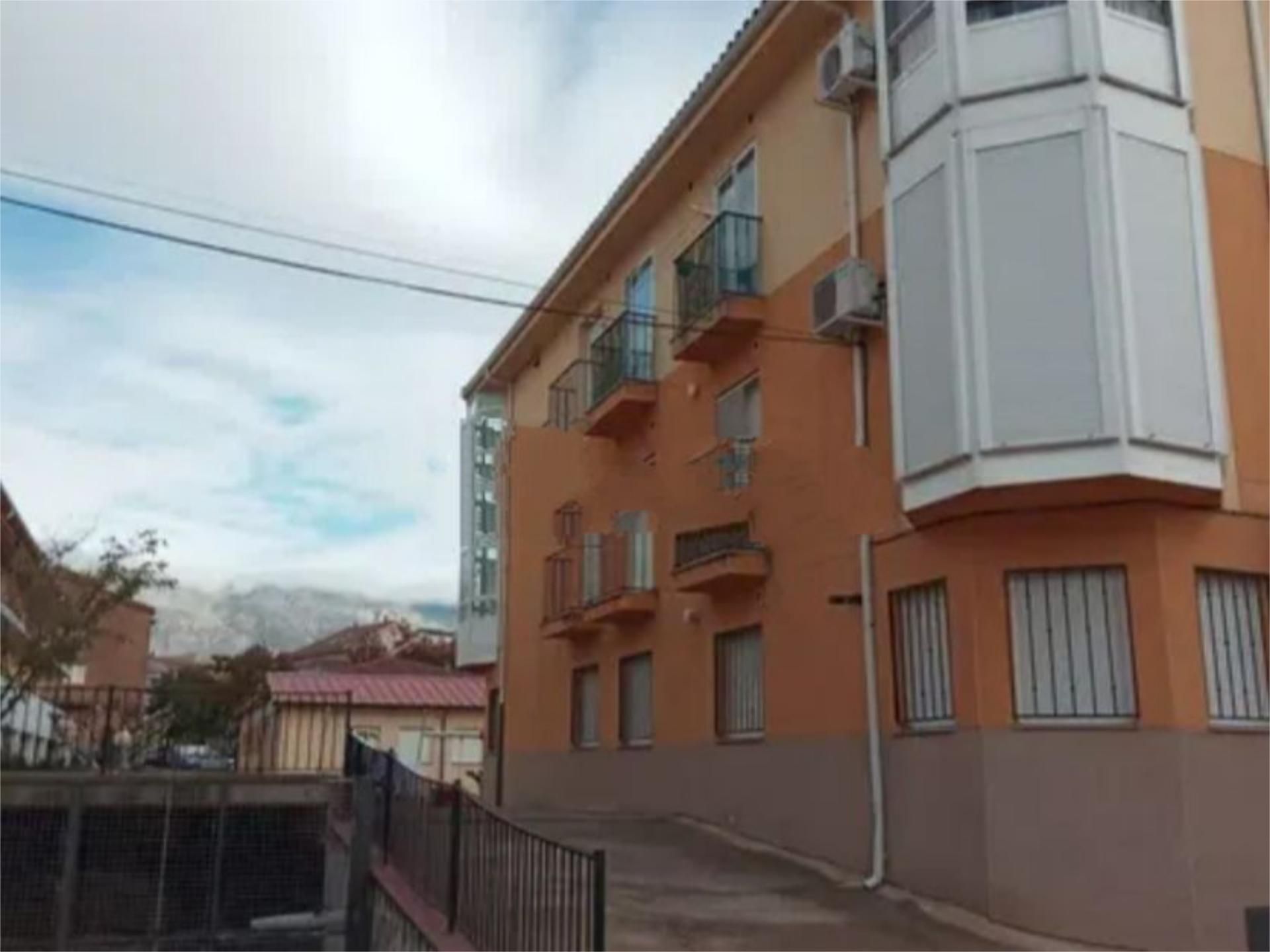 Vista exterior de Pis en venda en Madrigal de la Vera amb Calefacció, Traster i Moblat