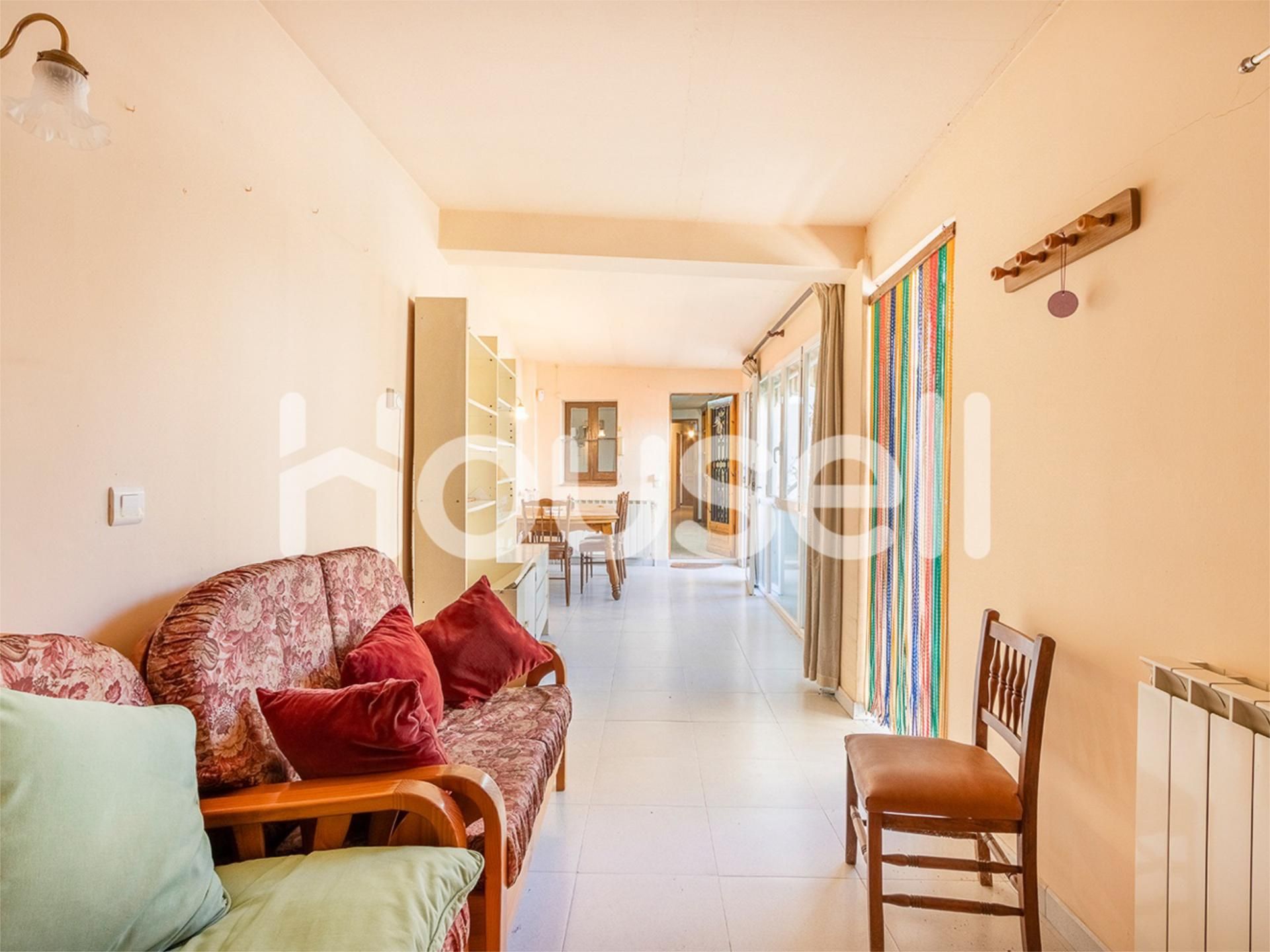 Sala d'estar de Finca rústica en venda en Preixens amb Aire condicionat, Terrassa i Balcó