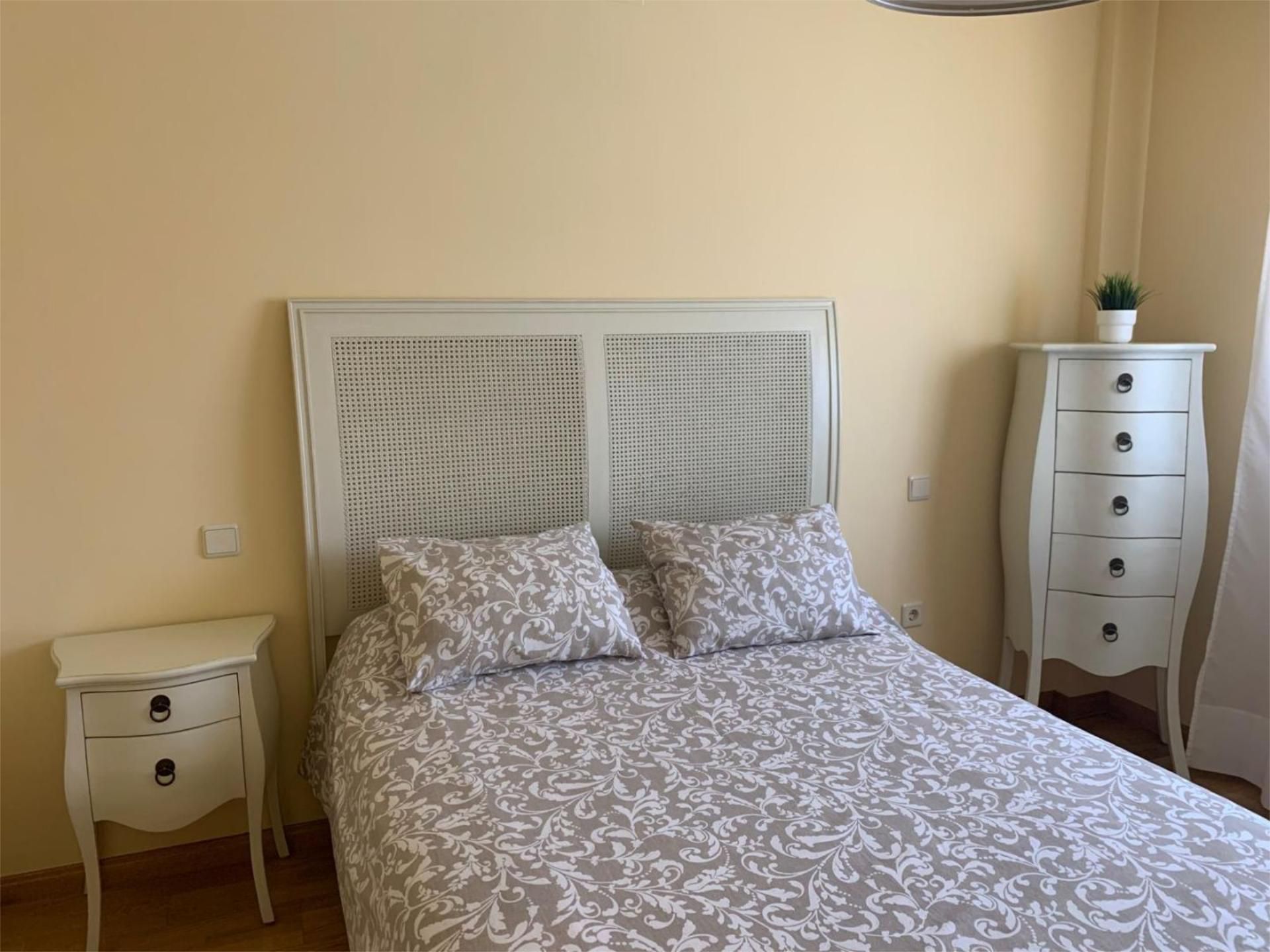 Bedroom of Flat to share in Cuenca Capital  with Heating, Swimming Pool and Furnished