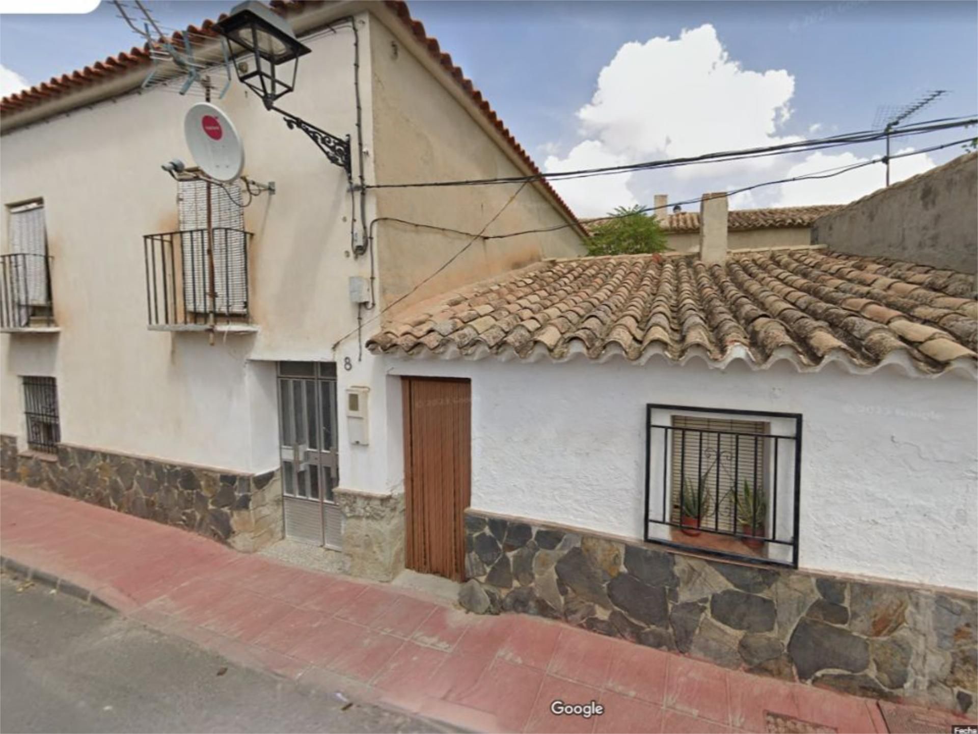 Vista exterior de Pis en venda en Cortes de Baza amb Jardí privat, Terrassa i Moblat