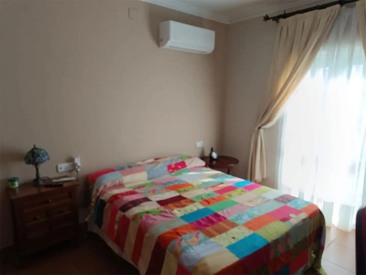 Zimmer in Calle Tixe, 48, Centro - Doña Mercedes Schlafzimmer von Wohnung zur untervermieten in Dos Hermanas mit Klimaanlage, Heizung und Terrasse