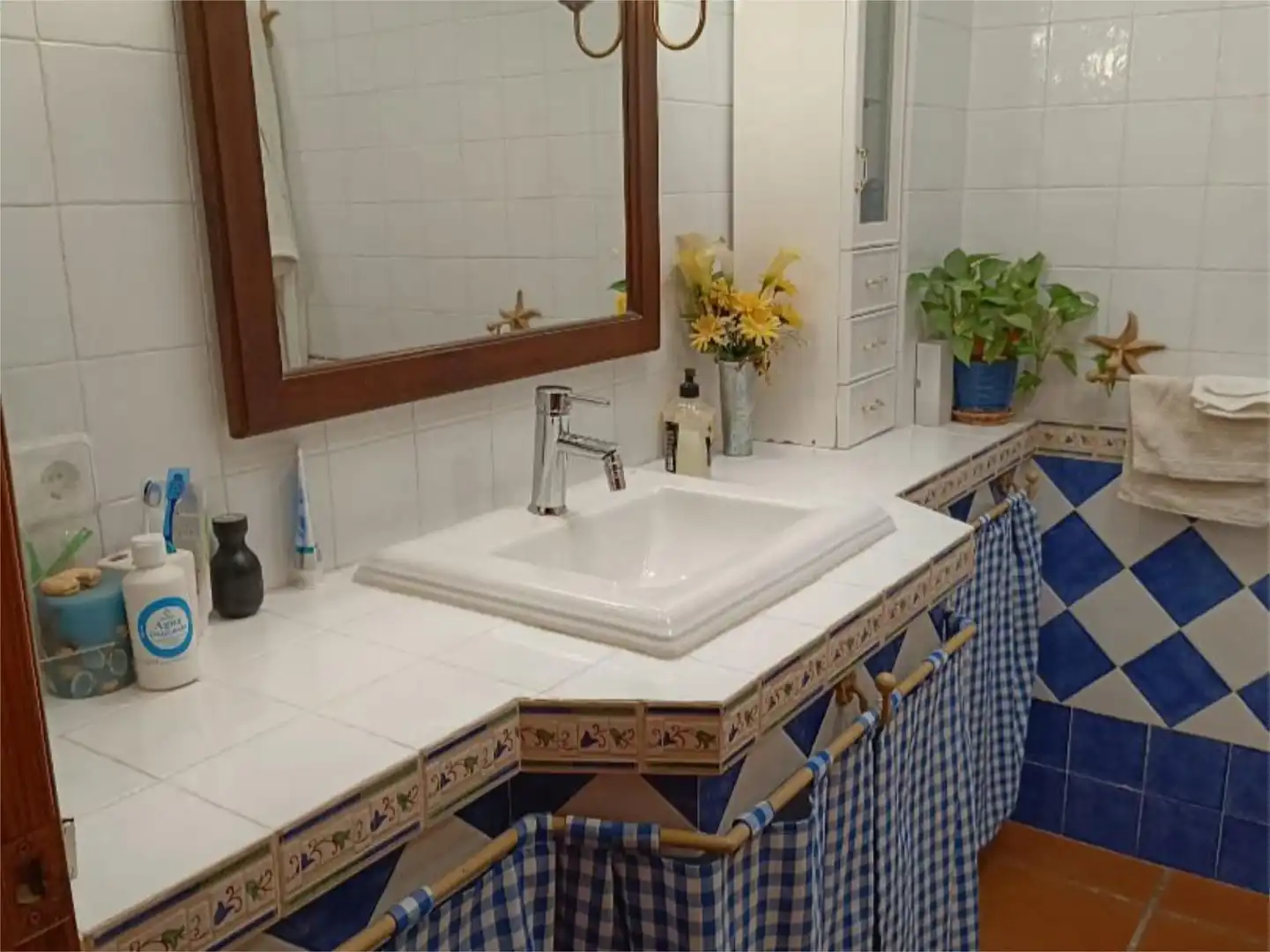 Zimmer in Calle Tixe, 48, Centro - Doña Mercedes Badezimmer von Wohnung zur untervermieten in Dos Hermanas mit Klimaanlage, Heizung und Terrasse