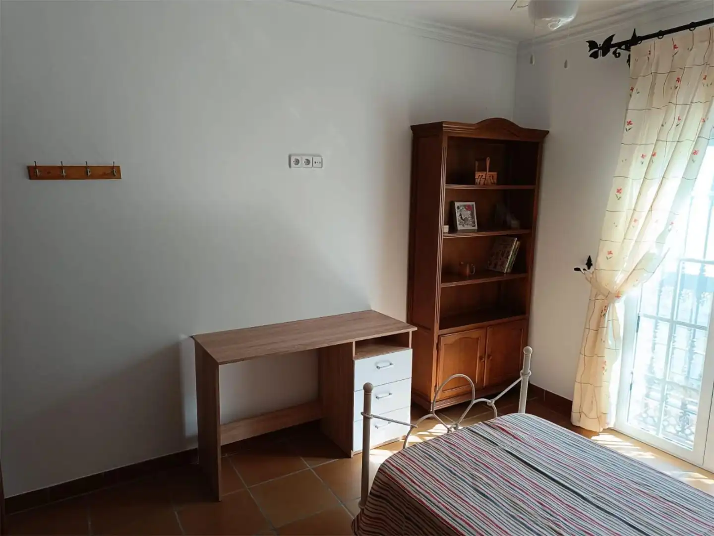 Zimmer in Calle Tixe, 48, Centro - Doña Mercedes Schlafzimmer von Wohnung zur untervermieten in Dos Hermanas mit Klimaanlage, Heizung und Terrasse