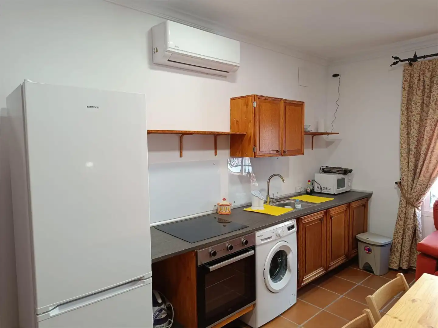 Zimmer in Calle Tixe, 48, Centro - Doña Mercedes Küche von Wohnung zur untervermieten in Dos Hermanas mit Klimaanlage, Heizung und Terrasse
