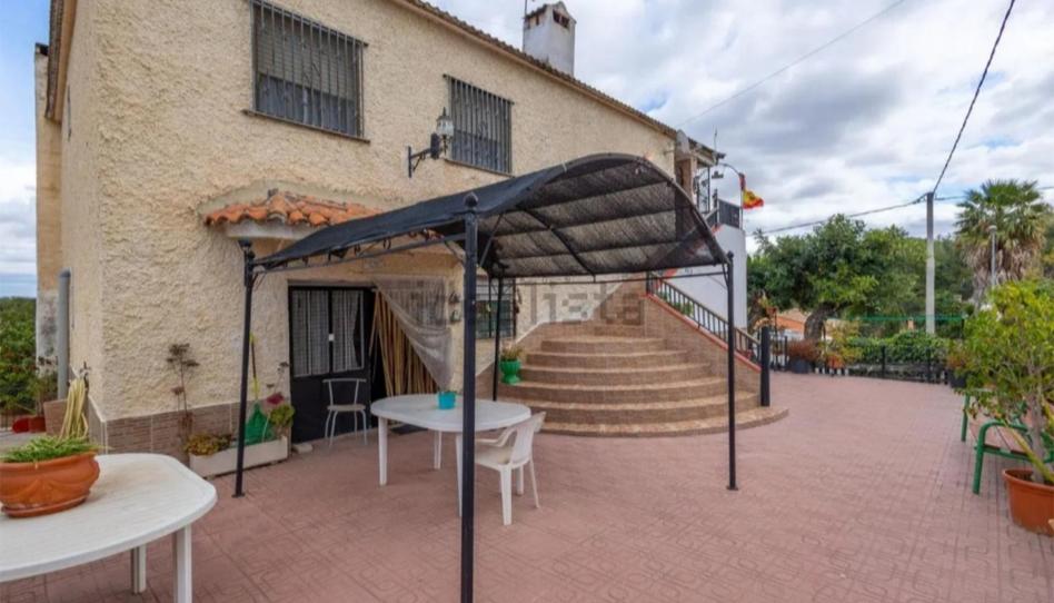 Houses for sale in Calle Salamanca, 1, Godelleta, Valencia - image 1 Photo 1 of Houses for sale in Calle Salamanca, 1, Godelleta, Valencia