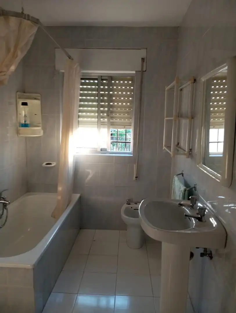 Badezimmer von Wohnung zum Verkauf in Calzadilla mit Terrasse, Möbliert und Ofen