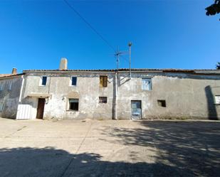 Exterior view of Single-family semi-detached for sale in Soto y Amío