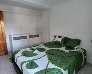 Bedroom of Flat to share in  Valencia Capital  with Air Conditioner and Balcony